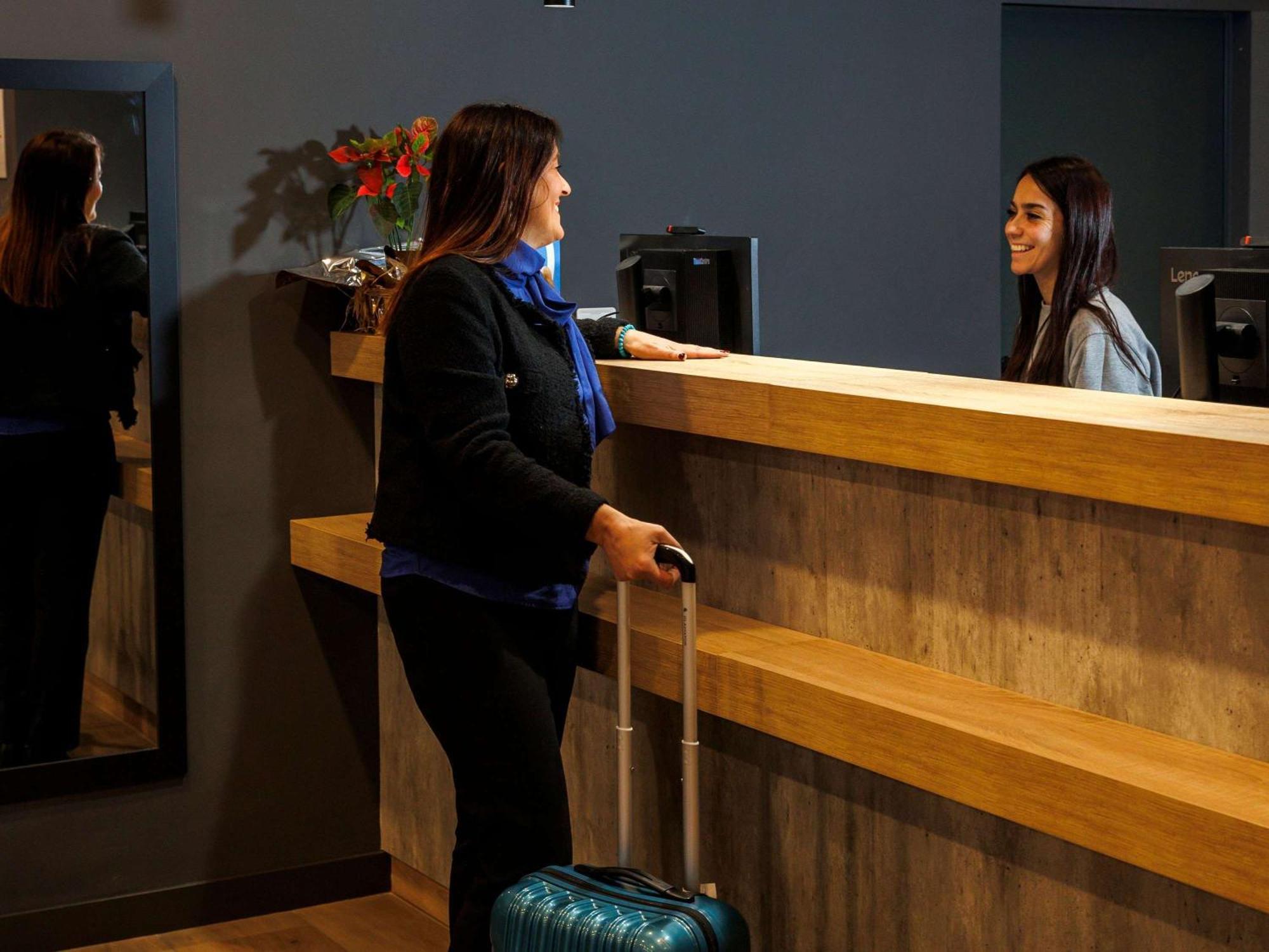 Ibis Budget Logrono Centro Buitenkant foto
