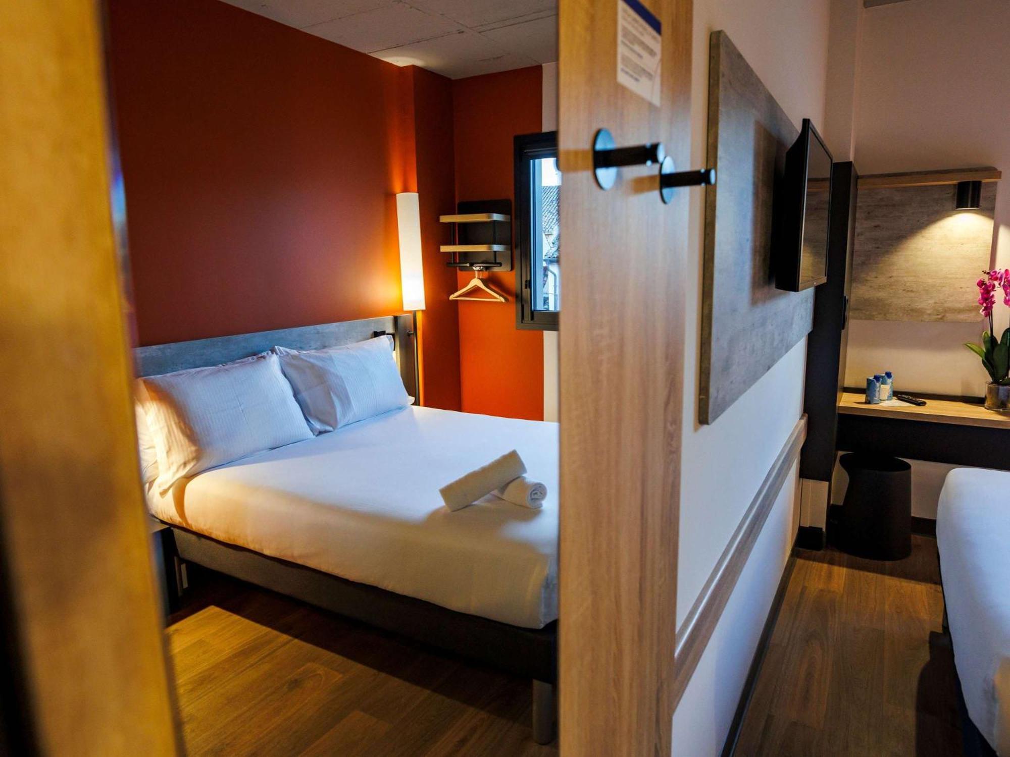 Ibis Budget Logrono Centro Buitenkant foto